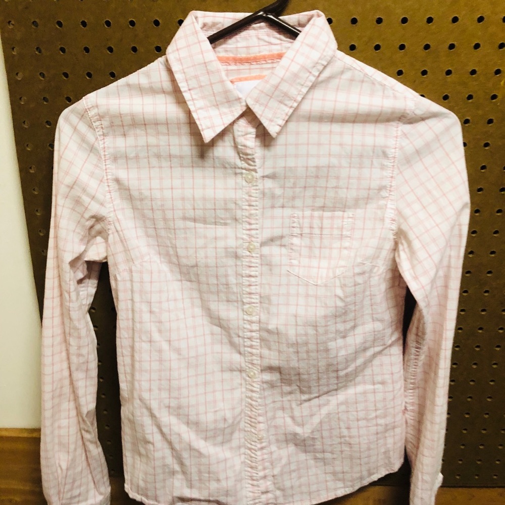 Long sleeve button up shirt.